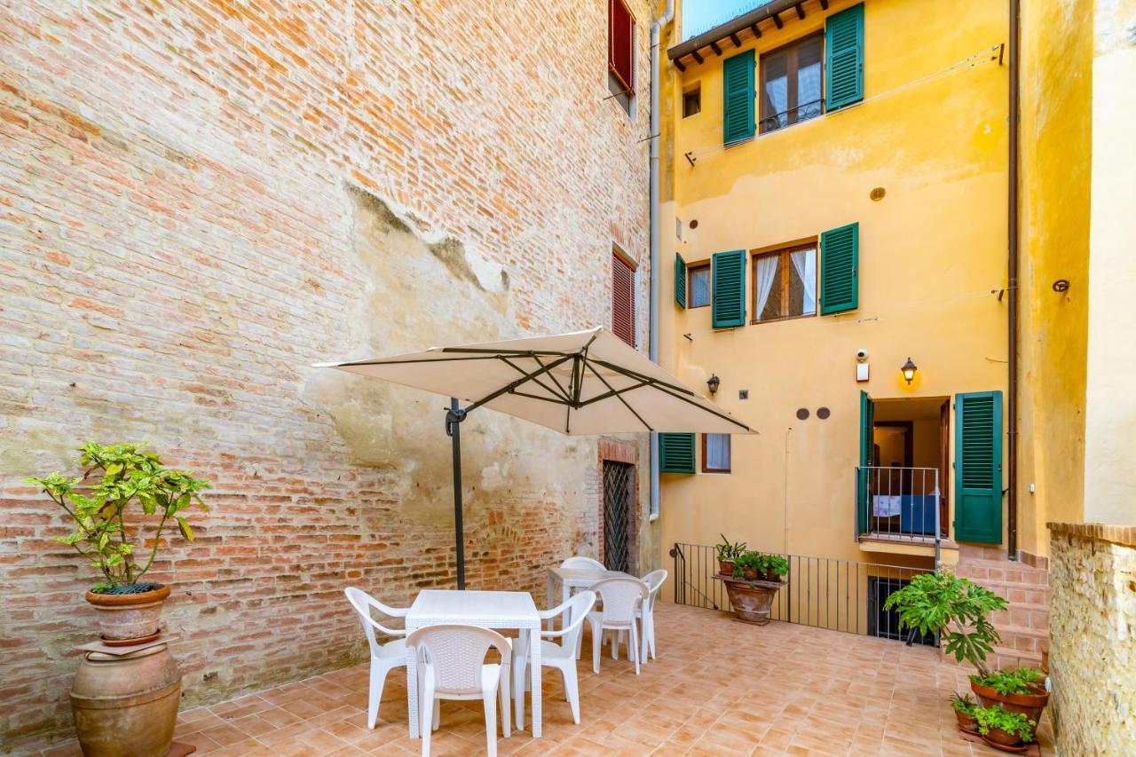La Terrazza Di San Marco - Lovely Apartment! เซียนา ภายนอก รูปภาพ